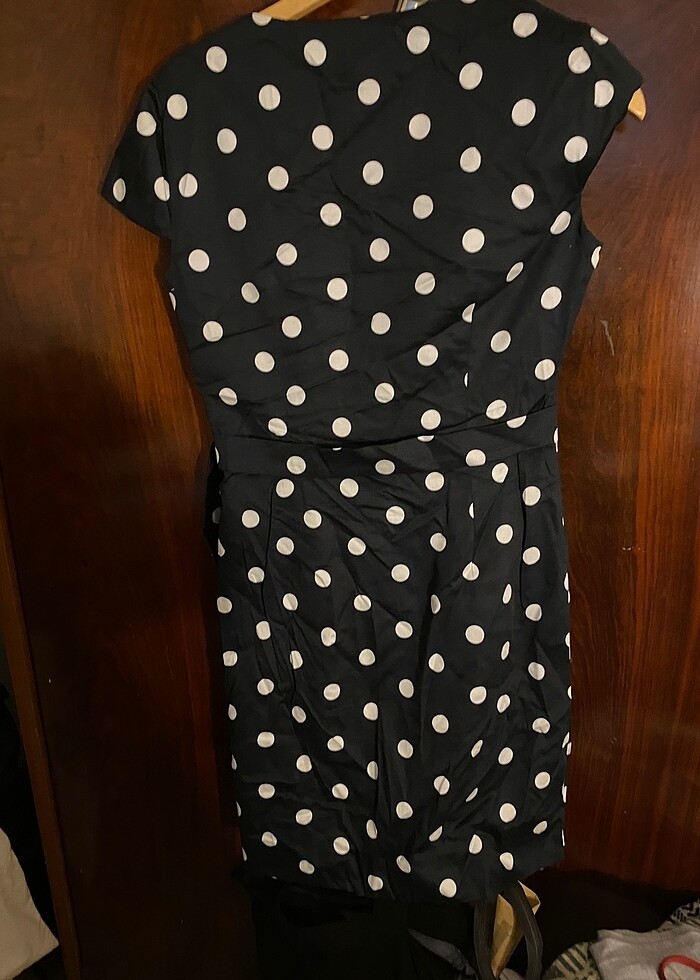 Kemer detaylı puantiyeli elbise - Görsel 2