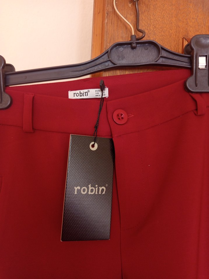 Kırmızı Düğmeli Kadın Kumaş Pantolon - Görsel 2