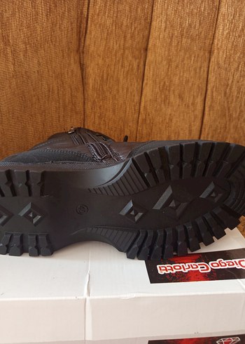 Siyah Dolgu Topuk Kadın Kauçuk Bot - Görsel 2