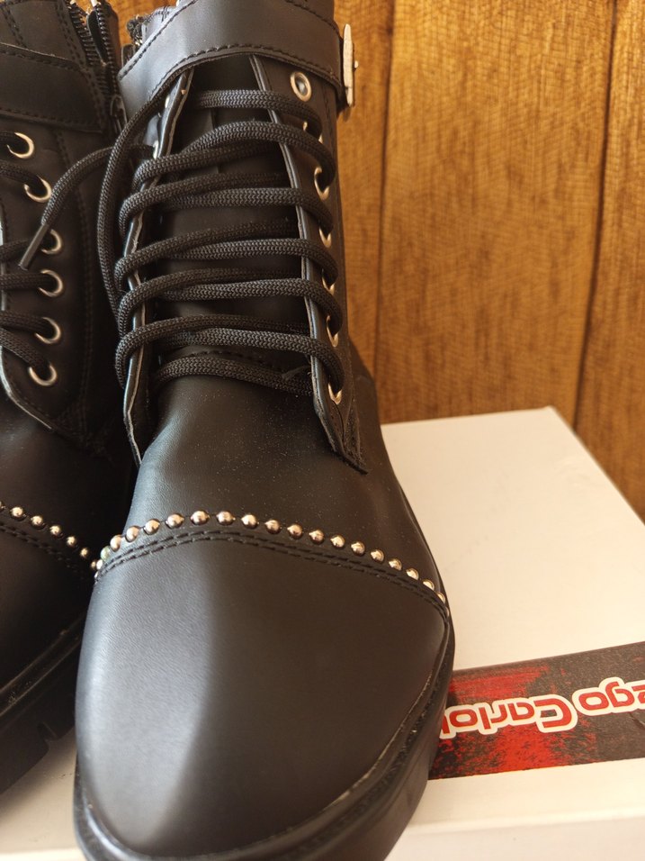 Siyah Parlak Deri Gotik Tokalı Kadın Bot - Görsel 2