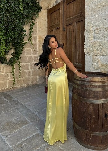 Sarı Drapeli Uzun İpek Görünümlü Elbise - Görsel 3