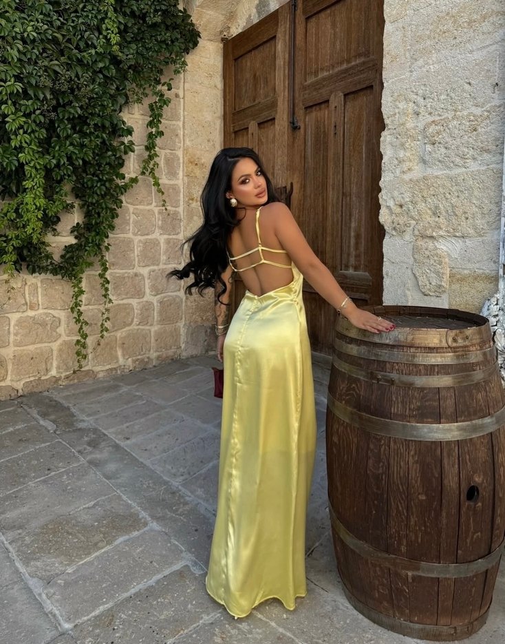 Sarı Drapeli Uzun İpek Görünümlü Elbise - Görsel 3