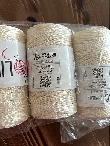 Polyester makrome ipi