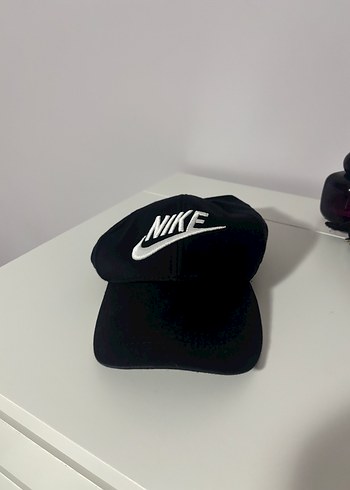 Nike Siyah Beyaz Logo Sapka