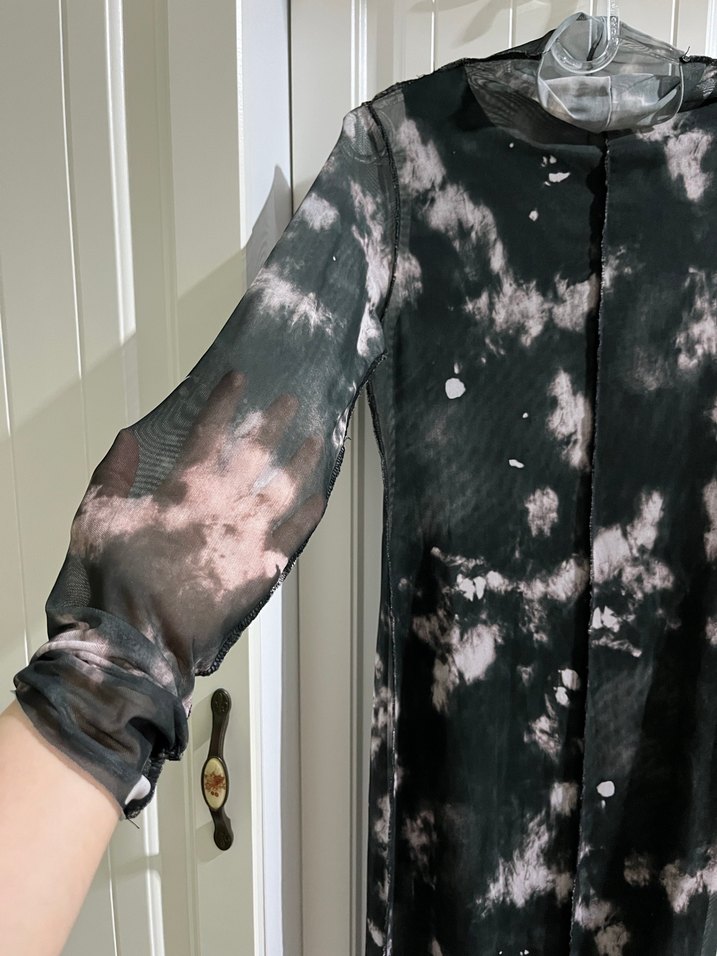 Gri Batik Desenli Uzun Kollu Transparan Elbise - Görsel 3