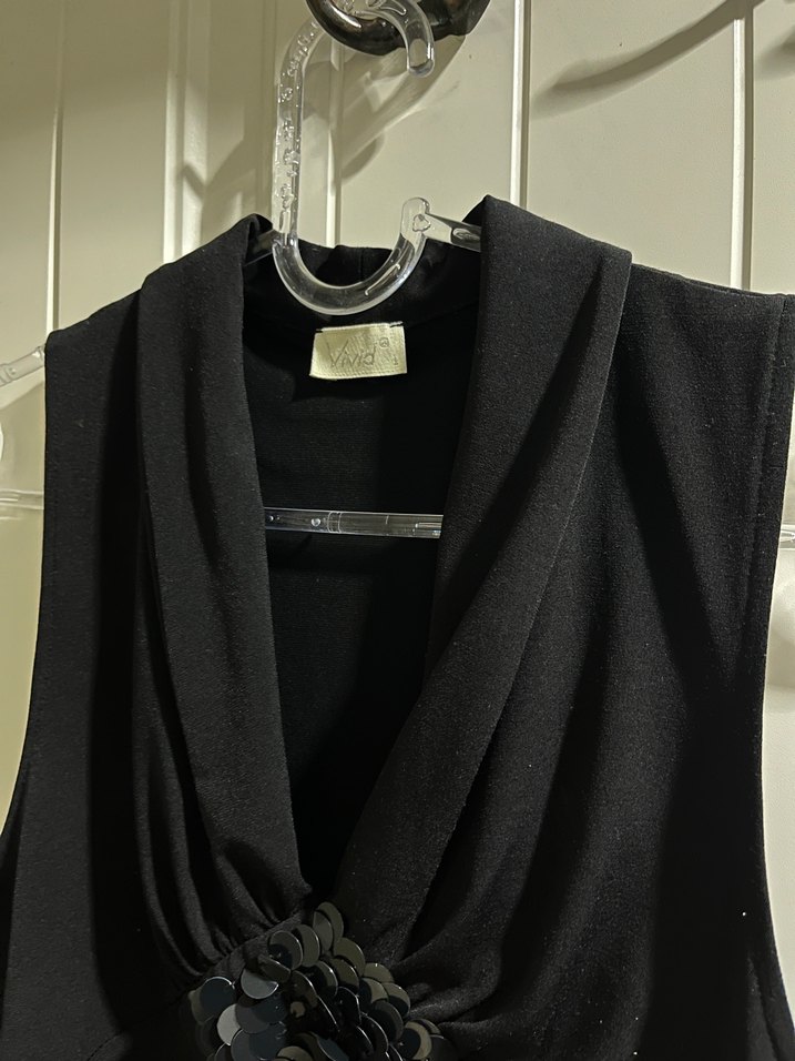 Drapeli V Yaka Siyah Kolsuz Bluz - Görsel 3