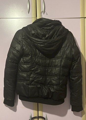 Bershka Siyah Kürklü Kadın Mont - Görsel 6