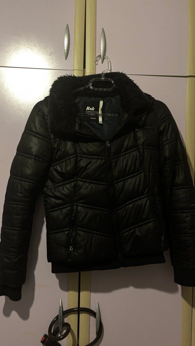 Bershka Siyah Kürklü Kadın Mont - Görsel 5