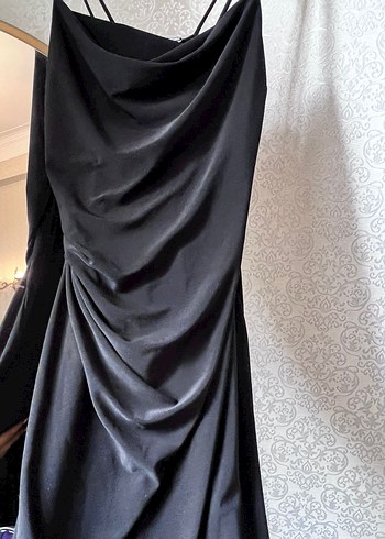 Zara Zara Siyah Uzun Drapeli Askılı Elbise