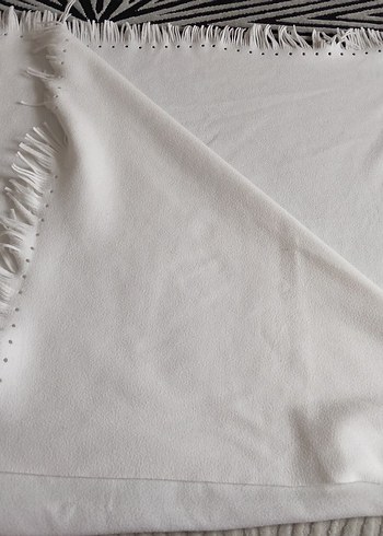 Beyaz Püsküllü Düz Battaniye - Görsel 5