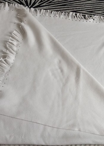 Beyaz Püsküllü Düz Battaniye - Görsel 6