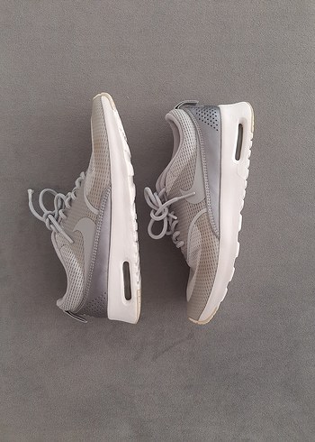 Nike Gri Bağcıklı Kadın Spor Ayakkabı