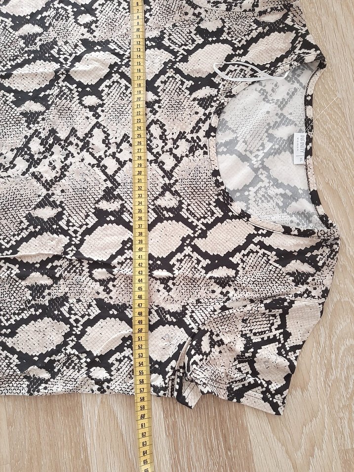 Kısa Kollu Yılan Desenli Kadın Bluz - Görsel 4