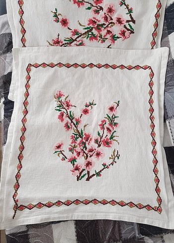 Nakışlı Beyaz Pastel Dekoratif Yastık Kılıfı - Görsel 3