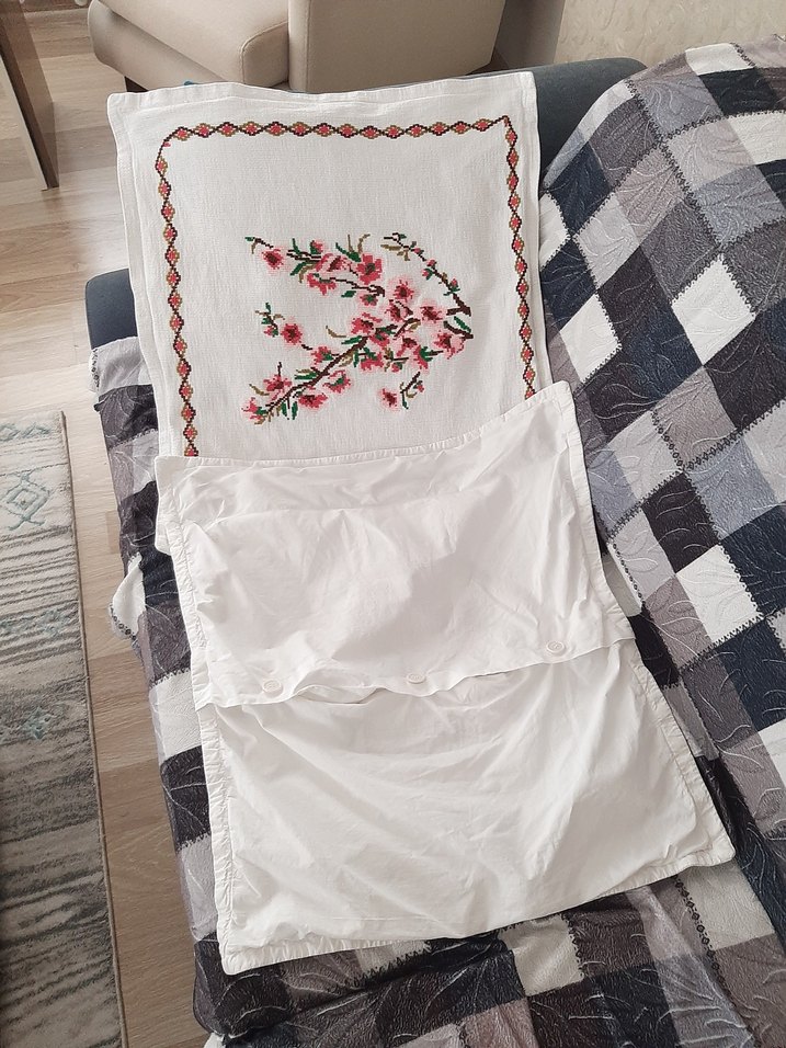 Nakışlı Beyaz Pastel Dekoratif Yastık Kılıfı - Görsel 2