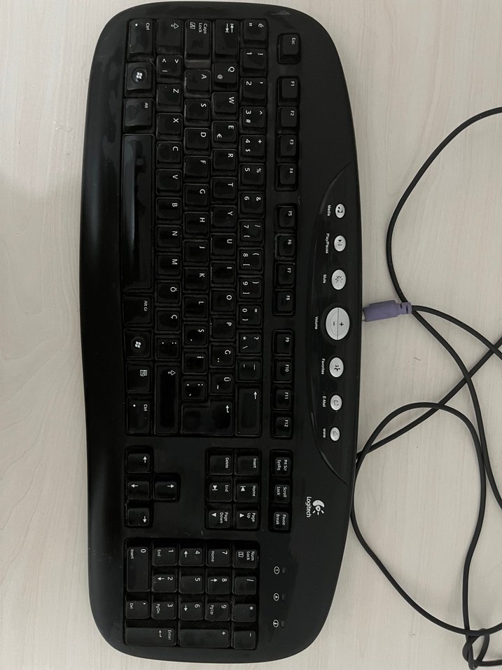 Siyah Kablolu Logitech Klavye - Görsel 2