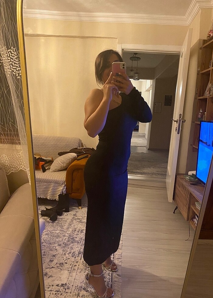 Siyah tek kol açık elbise - Görsel 2