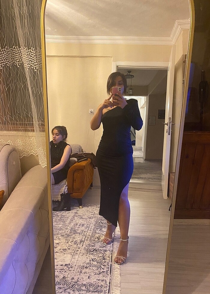 Siyah tek kol açık elbise - Görsel 3