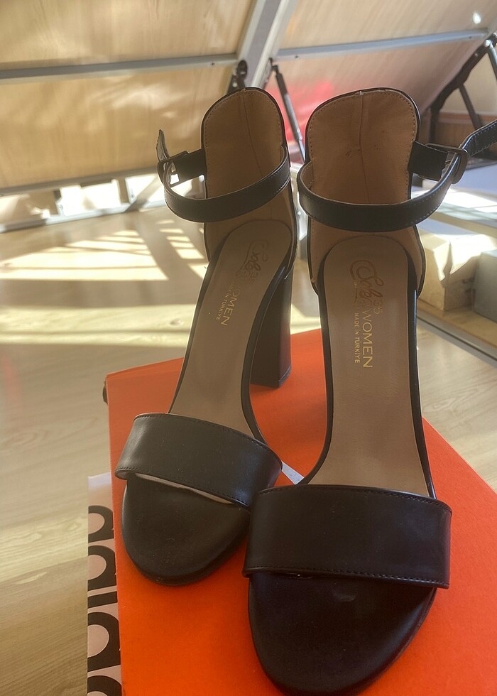 Siyah kalın topuklu - Görsel 2