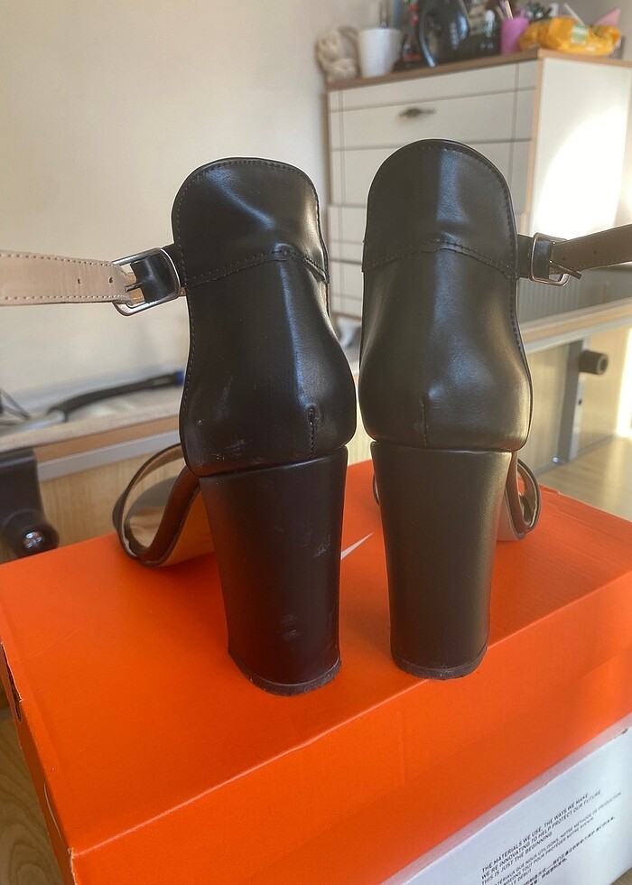 Siyah kalın topuklu - Görsel 3