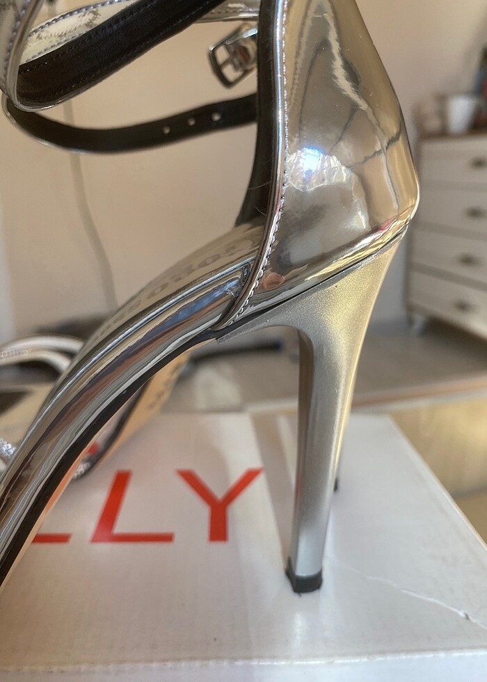 Gri stiletto - Görsel 4