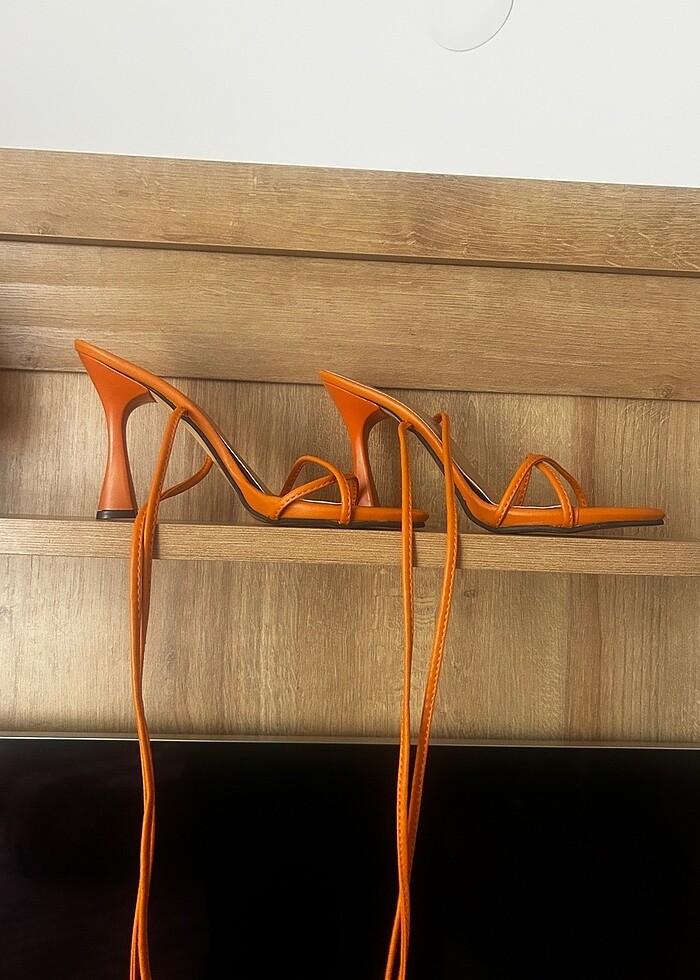 Topuklu ayakkabı - Görsel 2