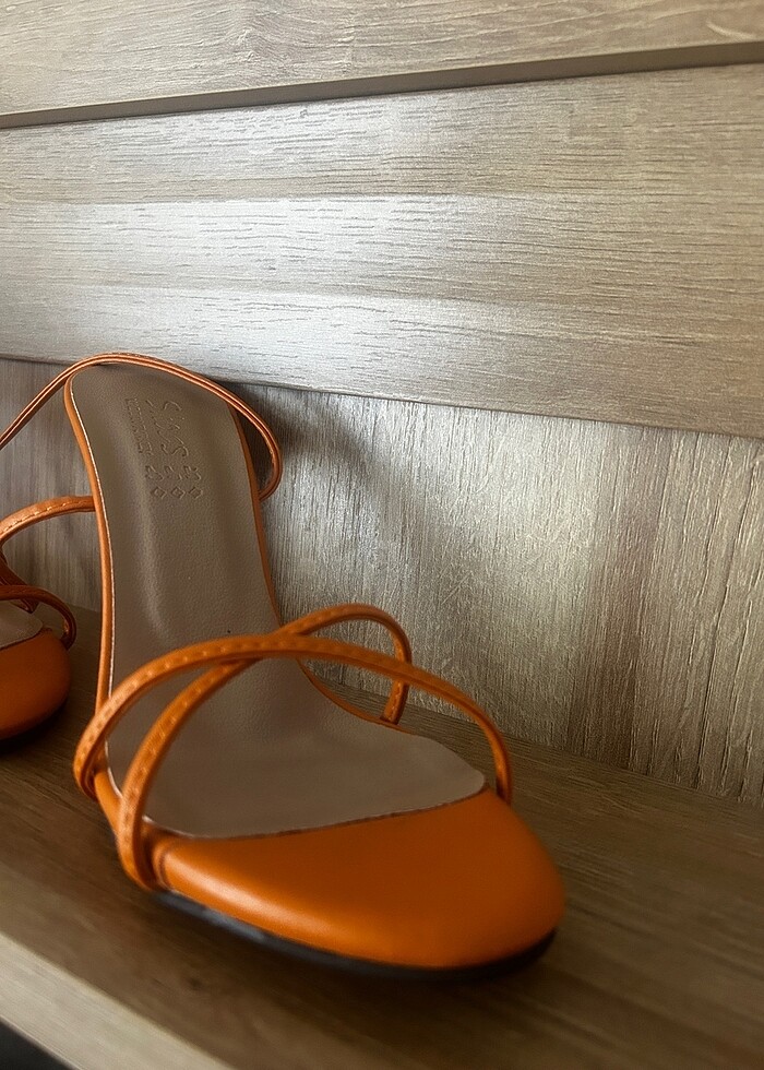 Topuklu ayakkabı - Görsel 4