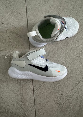 22 Beden Nike Gri Kız-Erkek Çocuk Sneakers Bağcıklı