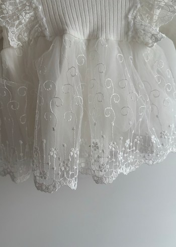 Kız Çocuk Beyaz Nakışlı Fırfırlı Elbise - Görsel 3