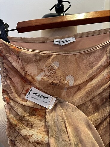 s Beden çeşitli Renk Bershka asimetrik elbise