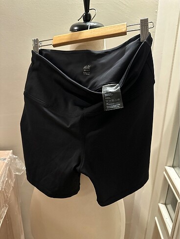 H&M sporcu taytı