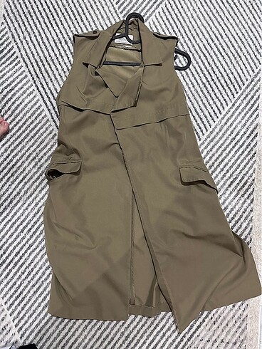 Bershka haki yelek