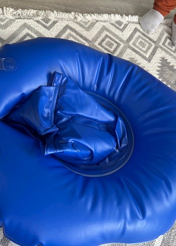 Gri ve Mavi Köpekbalığı Tasarımlı Çocuk Yüzme Simidi - Görsel 6