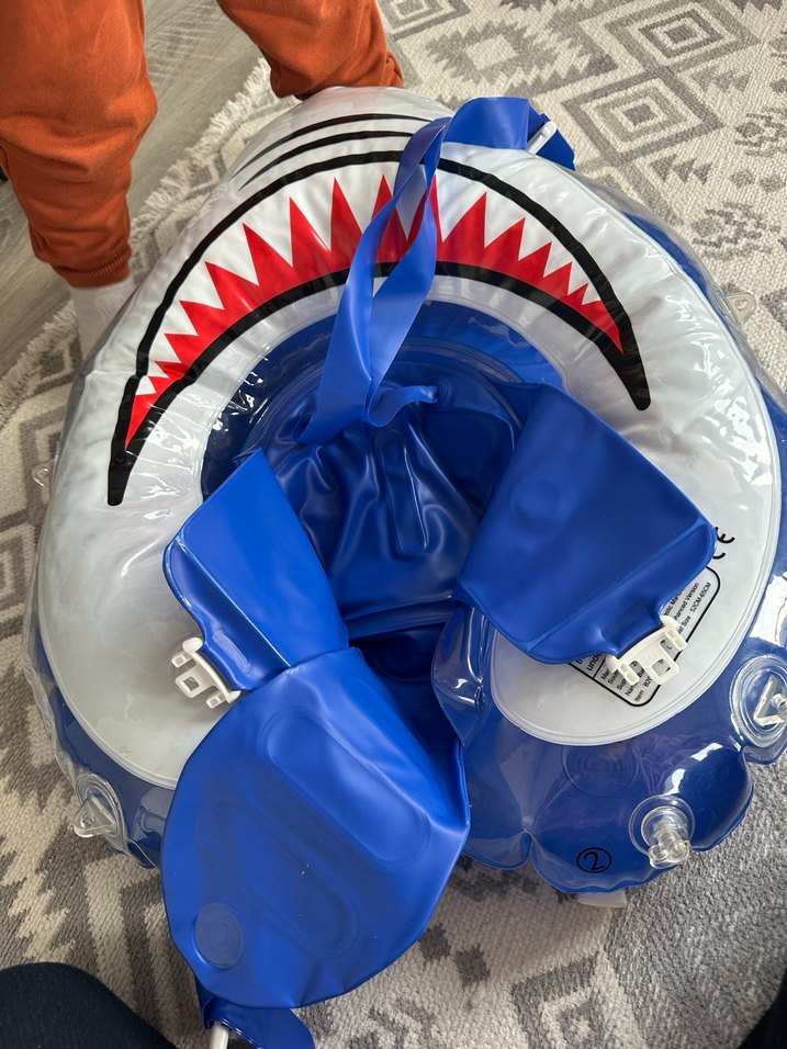 Gri ve Mavi Köpekbalığı Tasarımlı Çocuk Yüzme Simidi - Görsel 5