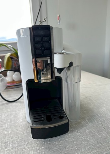 Beyaz ve Gri Kahve Makinesi - Görsel 4