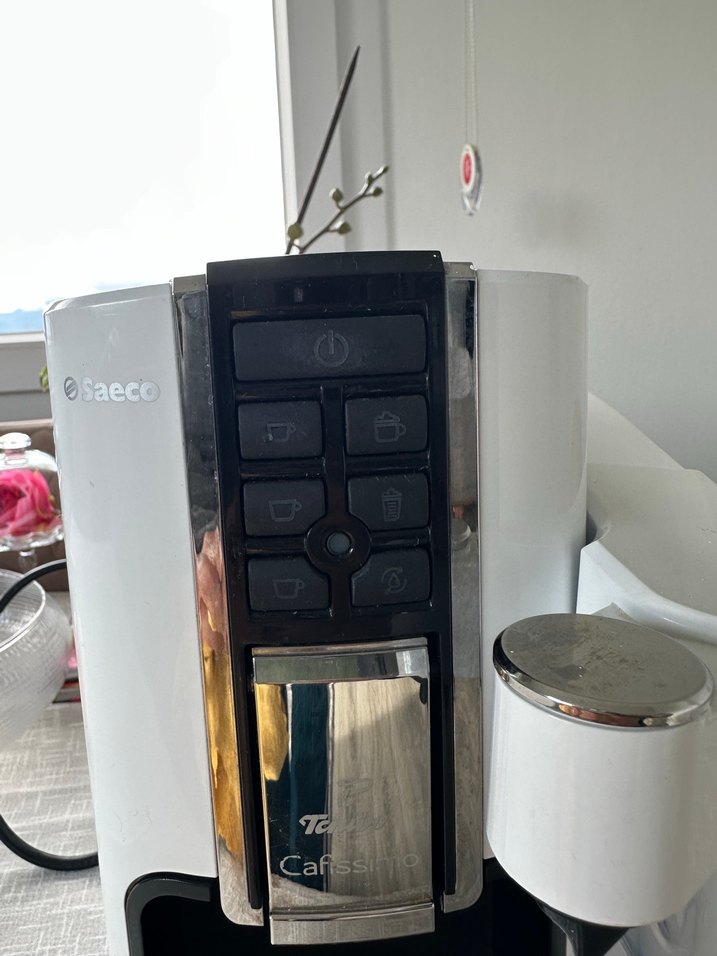 Beyaz ve Gri Kahve Makinesi - Görsel 5