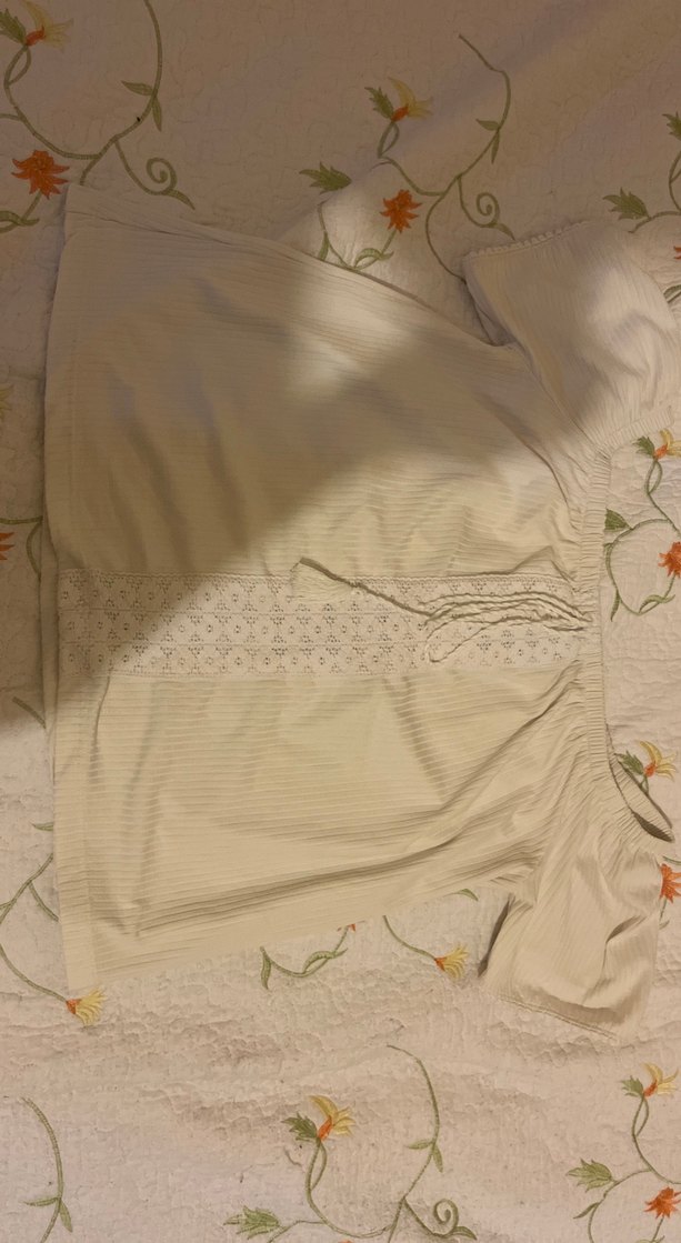 Kısa Kollu beyaz Dantelli Desenli Kayık Yaka Bluz - Görsel 2