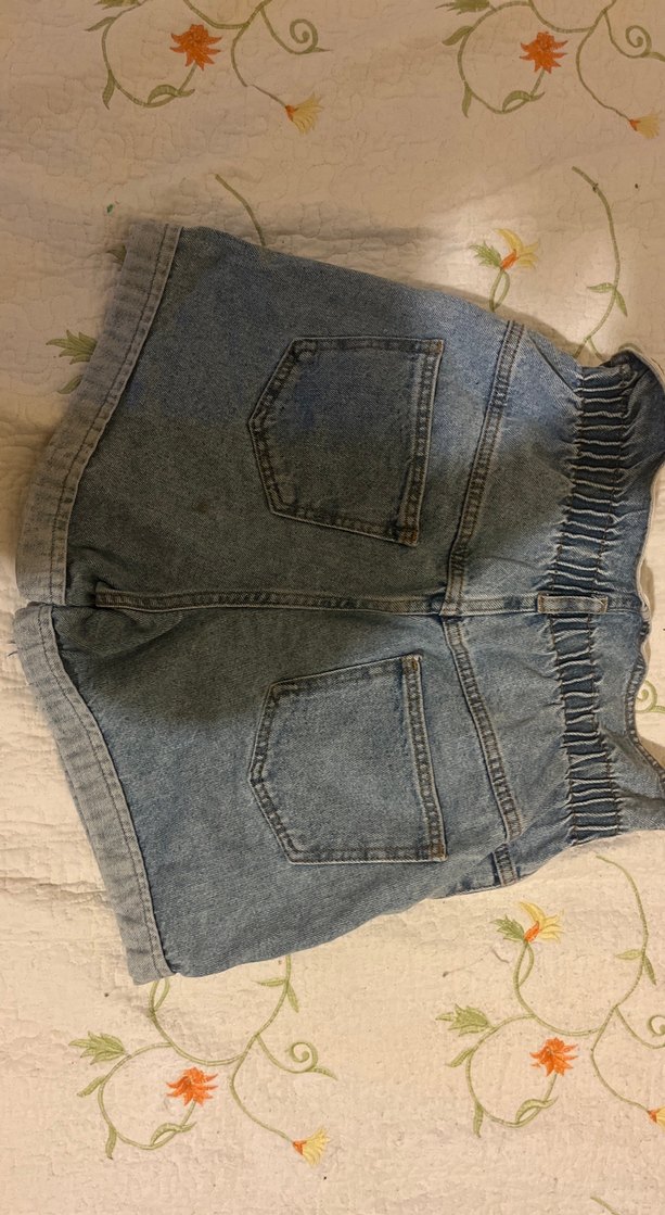 Düğmeli Geniş Kesim Mini Denim Şort - Görsel 3