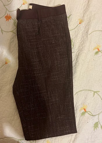 Koyu mor desenli Piliseli Kadın Kumaş Pantolon - Görsel 4