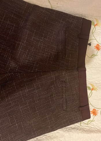 Koyu mor desenli Piliseli Kadın Kumaş Pantolon - Görsel 3