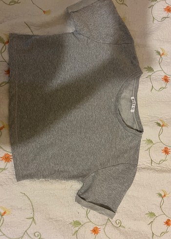 Gri Kısa Kollu Crop Top - Görsel 2