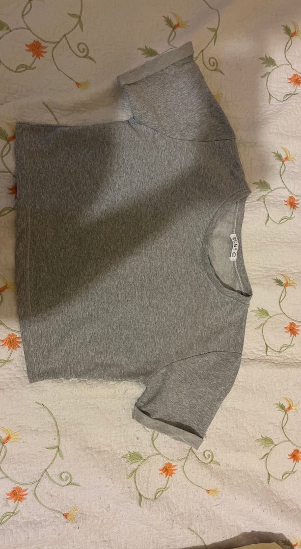 Gri Kısa Kollu Crop Top - Görsel 2