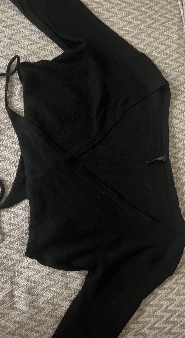 Siyah Bağlamalı V Yaka  Bluz - Görsel 3