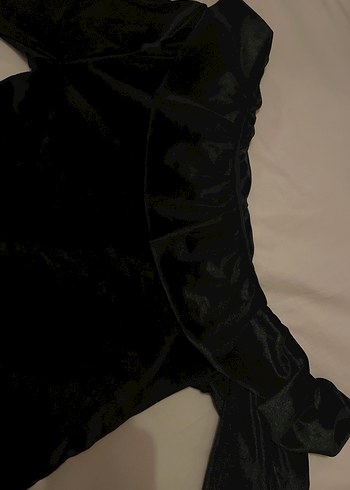 Siyah Süet omuzu fırfır detaylı İspanyol kollu bluz - Görsel 2