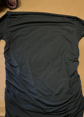 Mavi tonlarında omzu açık drapeli bluz - Görsel 2