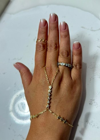 Yıldız Detaylı Altın Rengi Kadın El Zinciri - Görsel 6