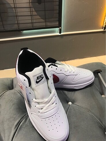 37 Beden beyaz Renk Nike spor ayakabı