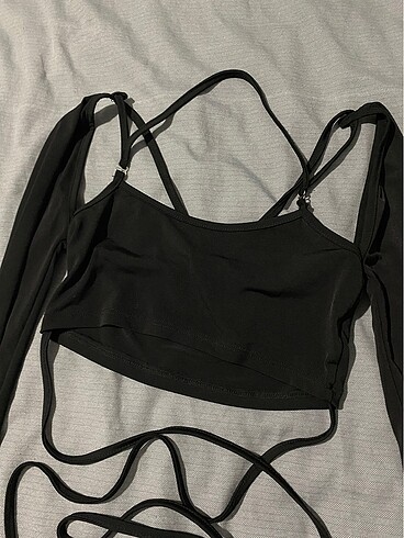 Trendyol & Milla bağlamalı koldan geçmeli crop