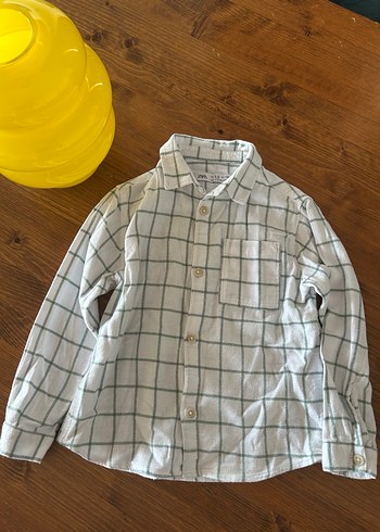 Zara 4-5 yaş erkek çocuk gömlek sorunsuz orijinal - Görsel 3