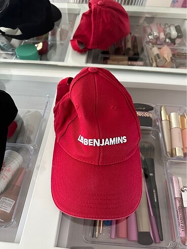 Les Benjamins Les benjamins şapka